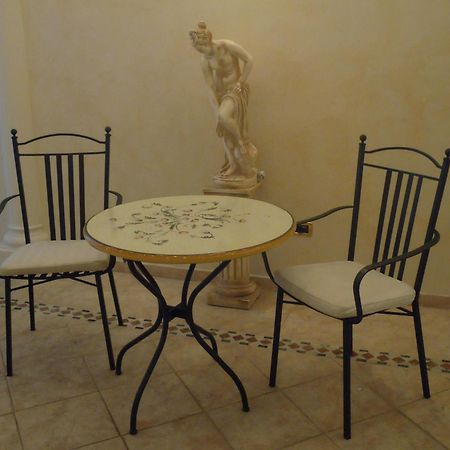 Hotel Villa Medici Рока Сан Джовани Екстериор снимка
