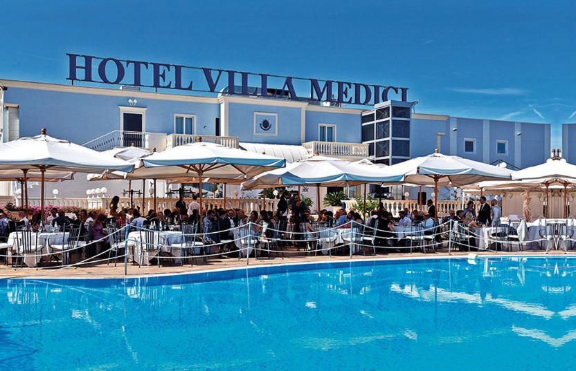 Hotel Villa Medici Рока Сан Джовани Екстериор снимка