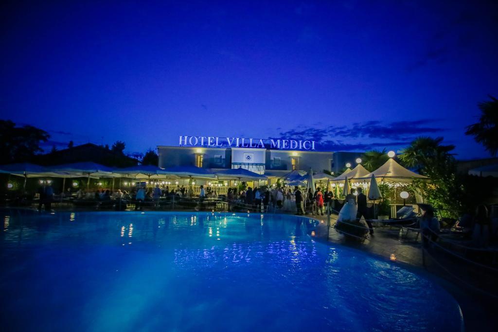 Hotel Villa Medici Рока Сан Джовани Екстериор снимка