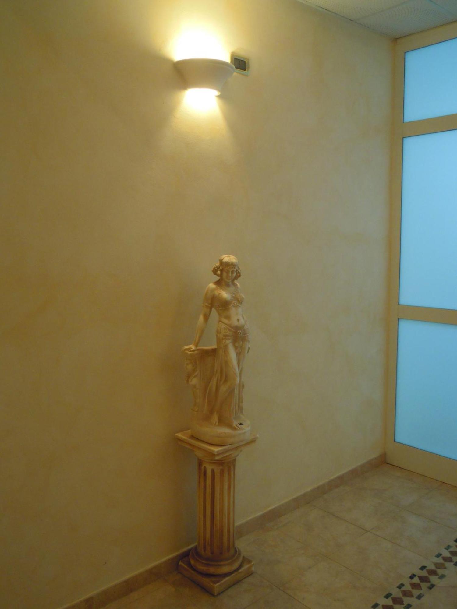 Hotel Villa Medici Рока Сан Джовани Екстериор снимка