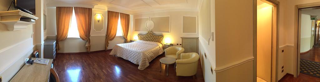Hotel Villa Medici Рока Сан Джовани Екстериор снимка