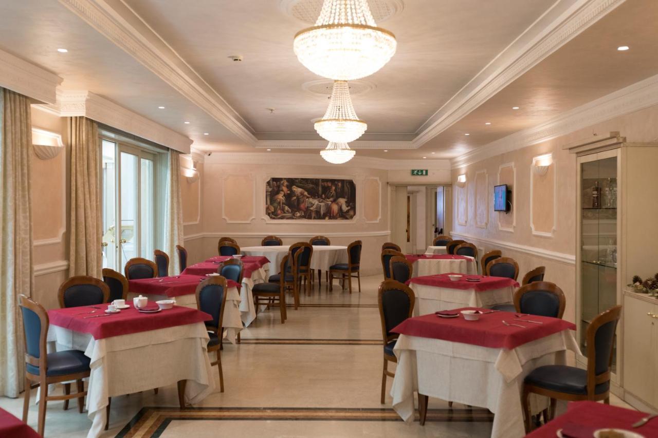 Hotel Villa Medici Рока Сан Джовани Екстериор снимка