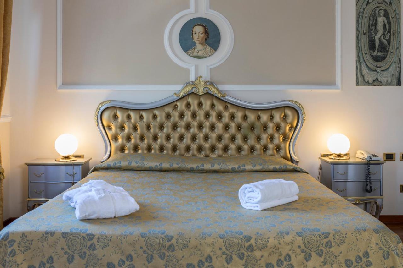 Hotel Villa Medici Рока Сан Джовани Екстериор снимка