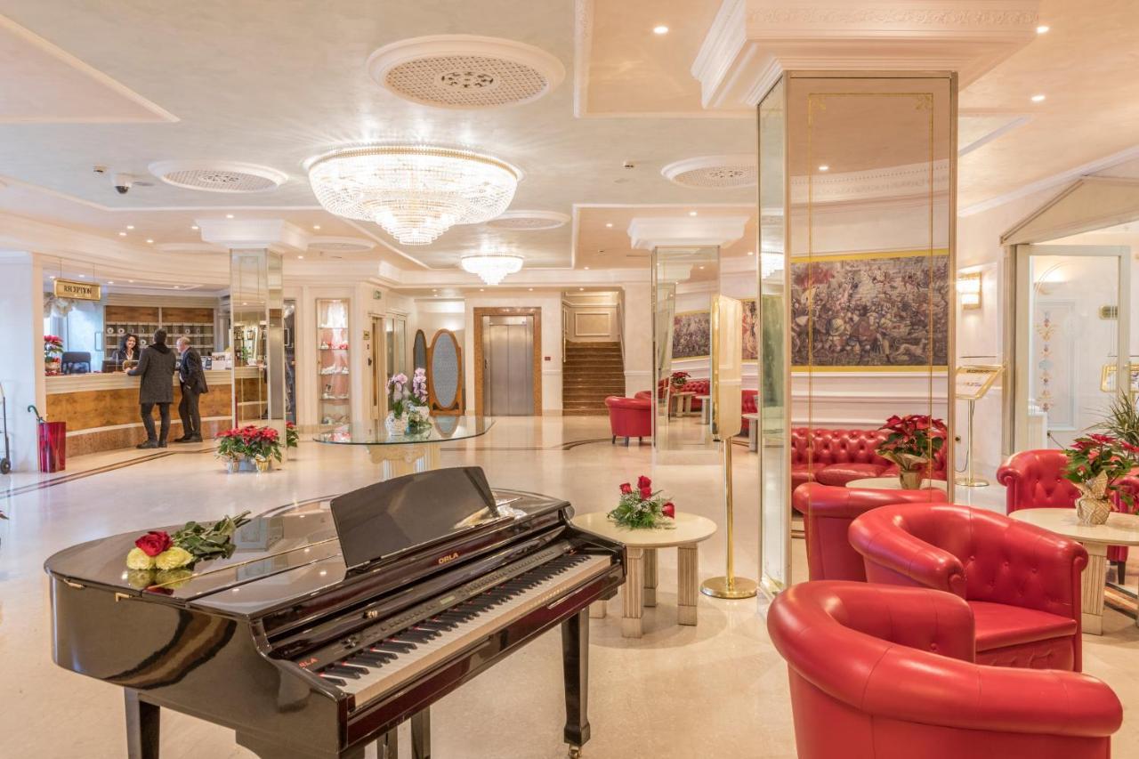 Hotel Villa Medici Рока Сан Джовани Екстериор снимка