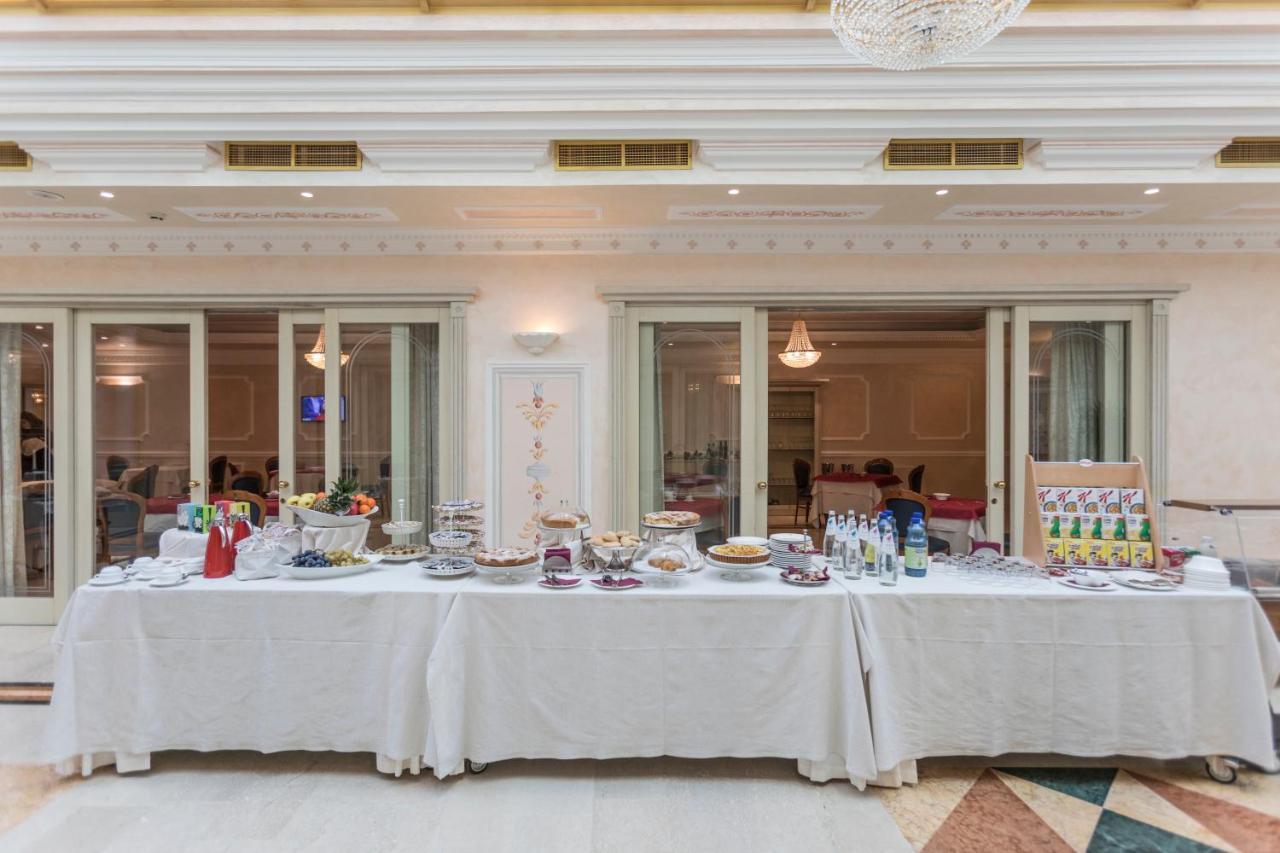 Hotel Villa Medici Рока Сан Джовани Екстериор снимка